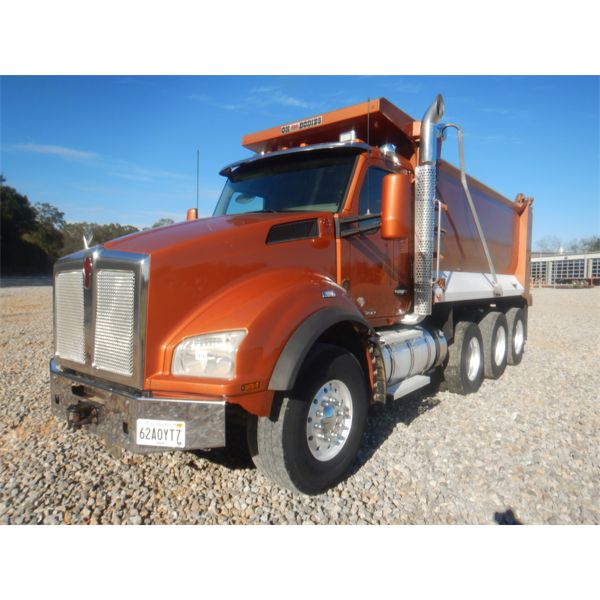 2018 KENWORTH T880 Dump Truck