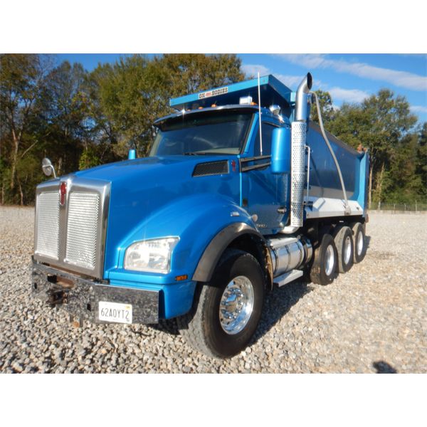 2018 KENWORTH T880 Dump Truck