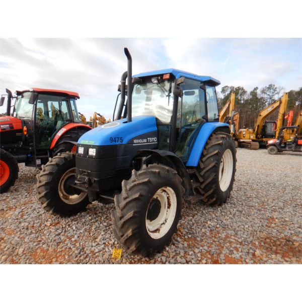 2002 NEW HOLLAND TS110 Farm Tractor