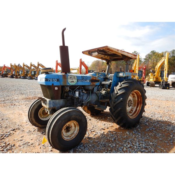 1999 NEW HOLLAND 7610 Farm Tractor
