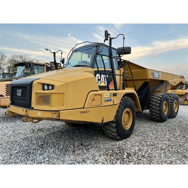 2015 CAT 725C Articulated Truck