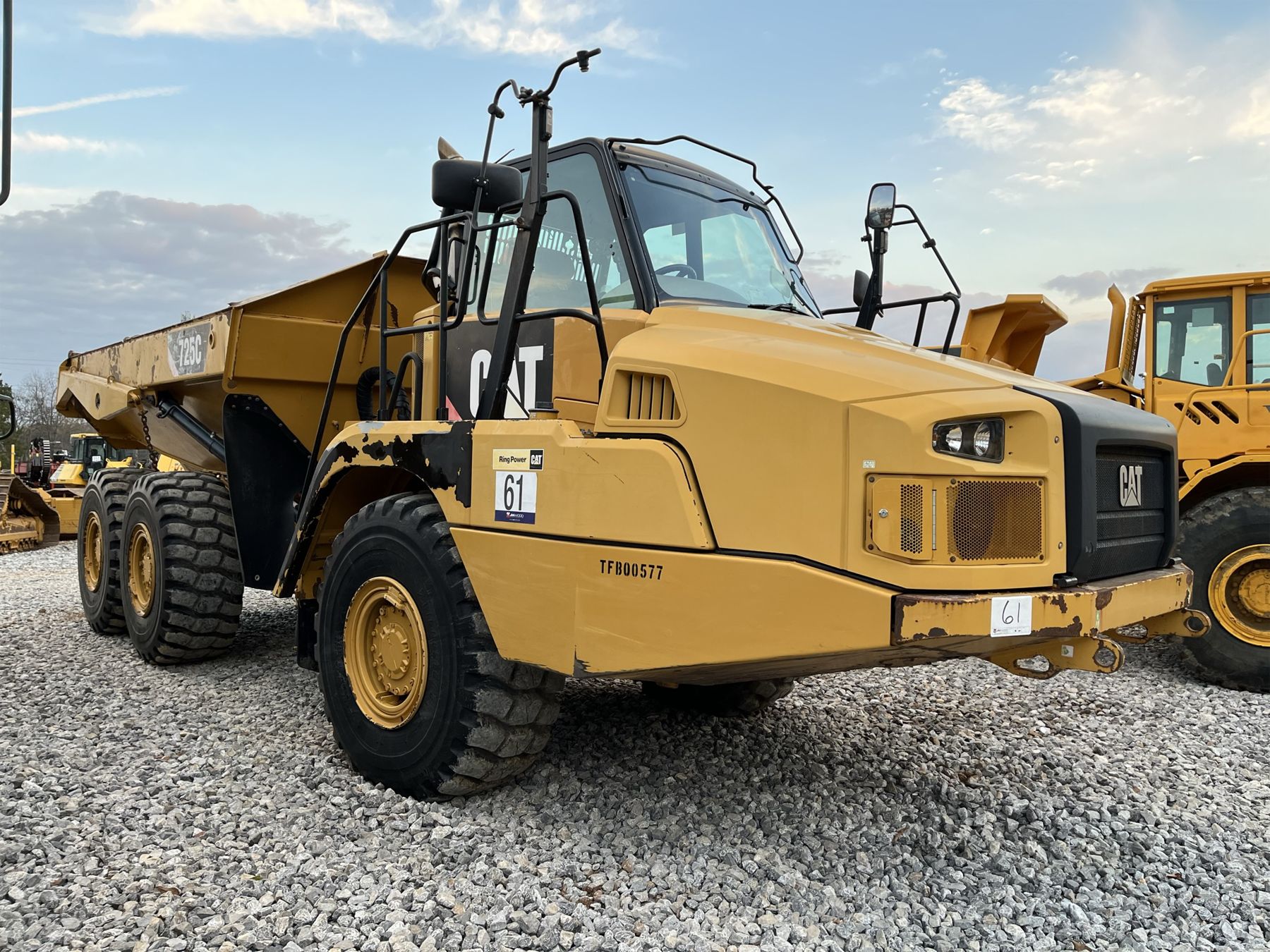 725c 2015 CAT 725C Articulated Truck - J.M. Wood Auction Company, Inc.
