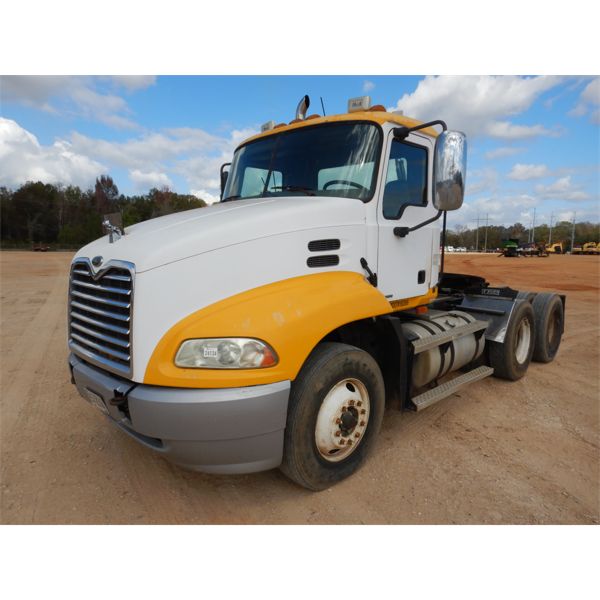 2004 MACK CX613 Day Cab Truck