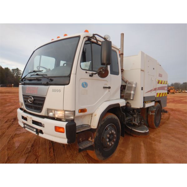 2009 UD ELGIN Sweeper Truck