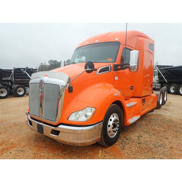 2019 KENWORTH T680 Sleeper Truck