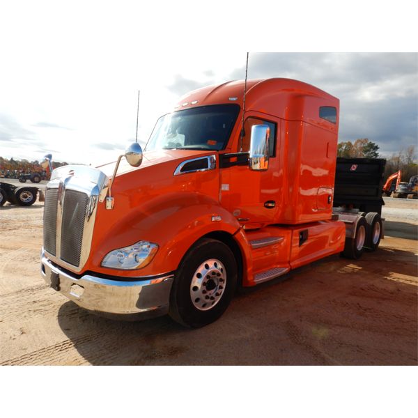 2019 KENWORTH T680 Sleeper Truck