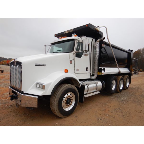 2020 KENWORTH T800 Dump Truck