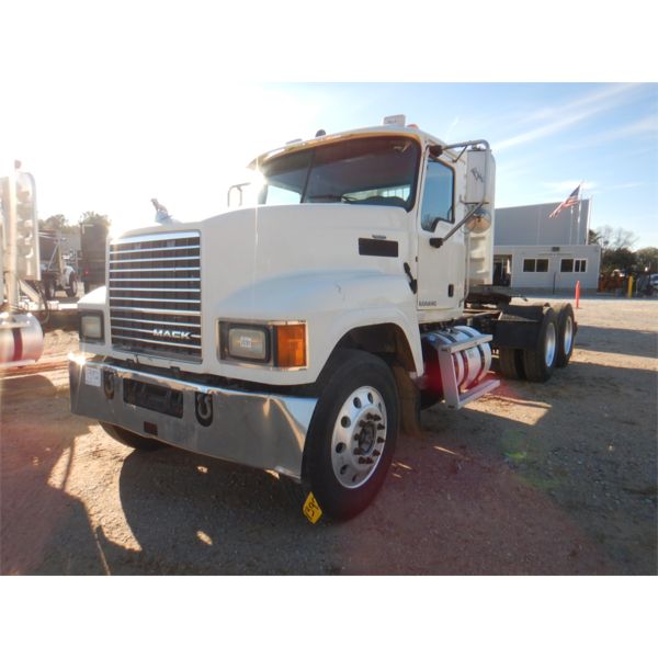2013 MACK CHU613 Day Cab Truck