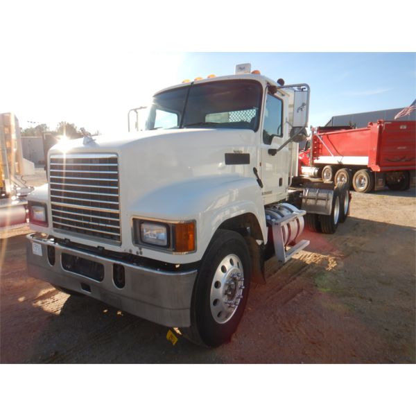 2014 MACK CHU613 Day Cab Truck