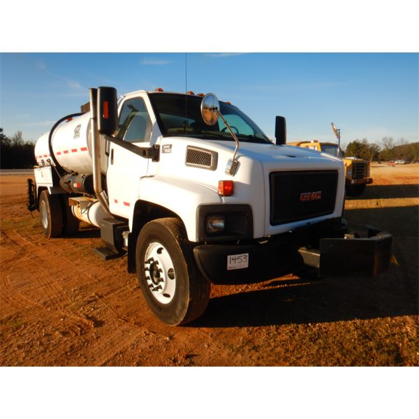 2005 GMC C7500 Asphalt Distributor Truck