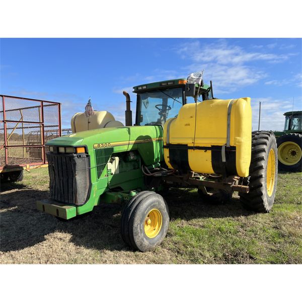 JOHN DEERE 8300 Farm Tractor