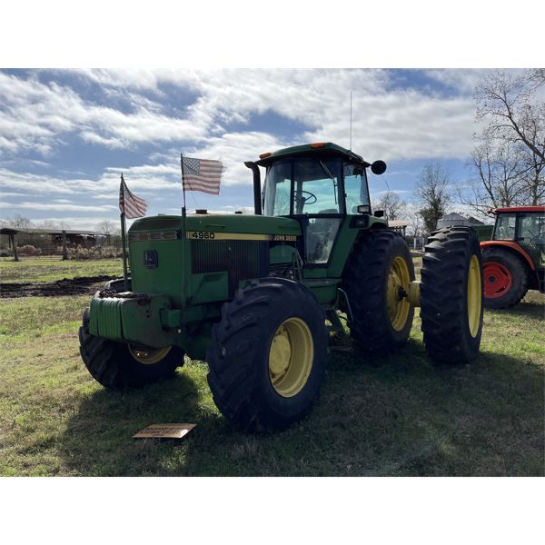 JOHN DEERE 4960 Farm Tractor