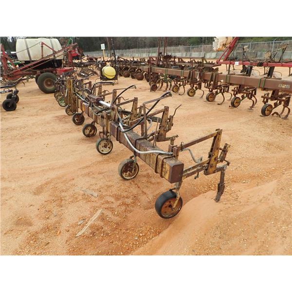(9) ROW Cultivator