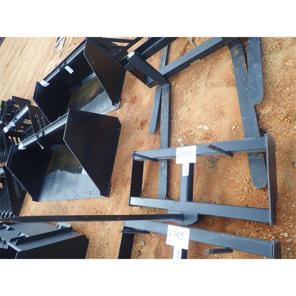 HAY SPEAR ASSY (fits skid steer loader) (B5)