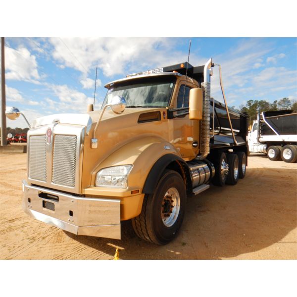 2019 KENWORTH T880 Dump Truck