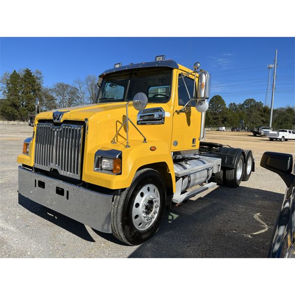 2014 WESTERN STAR 4700SF Day Cab Truck