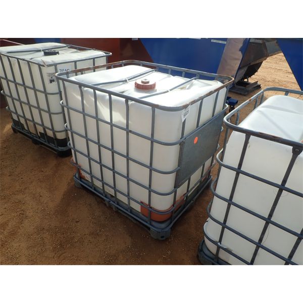 275 GAL PLASTIC STORAGE TANK w/cage (B7)