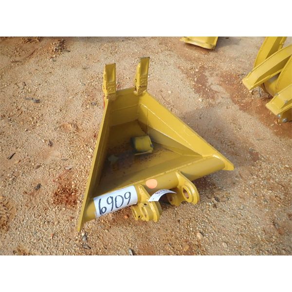 TERAN 30" TRAPEZOIDAL BUCKET