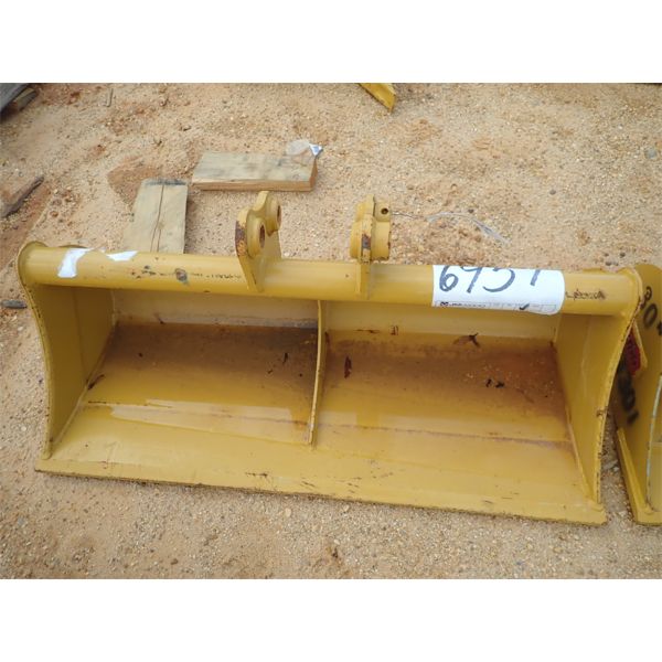TERAN 36" CLEANOUT BUCKET