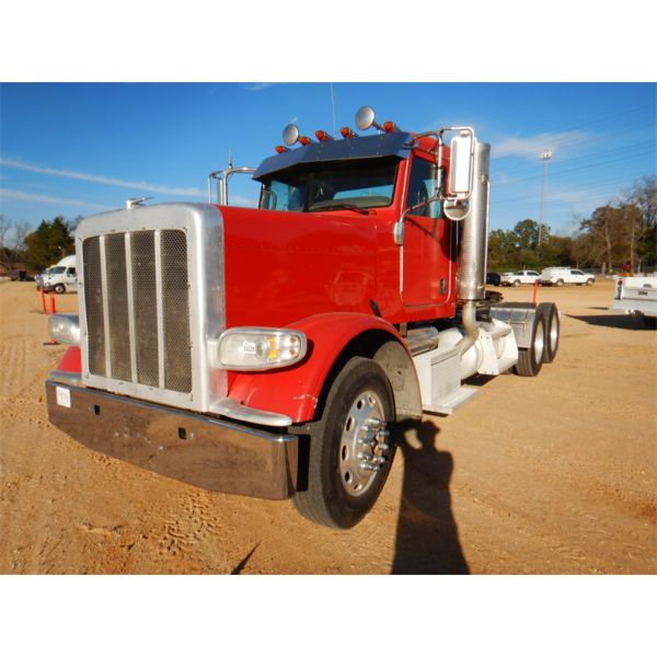 2008 PETERBILT 388 Day Cab Truck