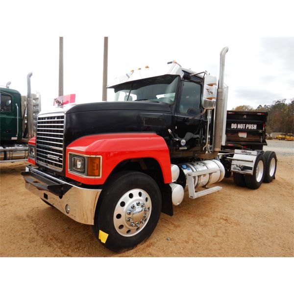 2020 MACK PI64T Day Cab Truck