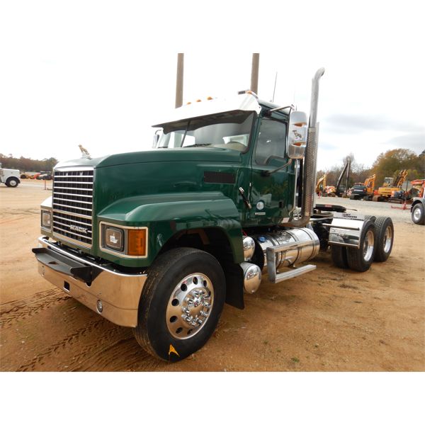 2020 MACK PI64T Day Cab Truck