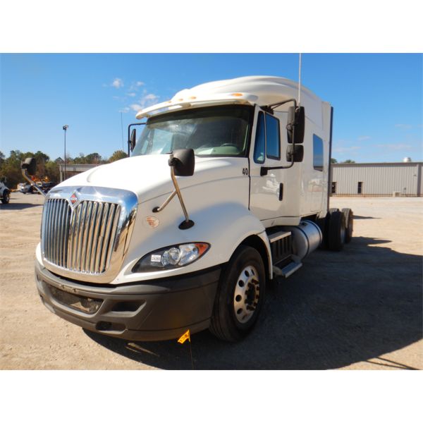 2015 INTERNATIONAL PROSTAR + 113 Sleeper Truck