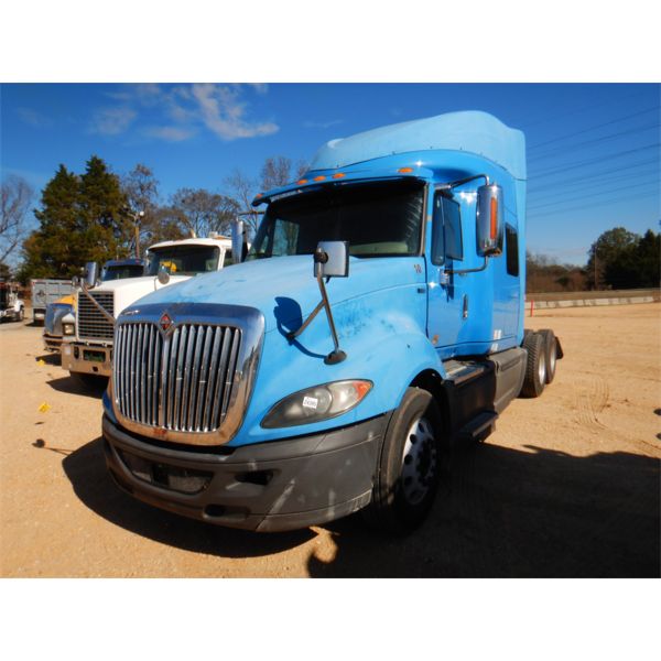 2013 INTERNATIONAL PROSTAR + 122 Sleeper Truck