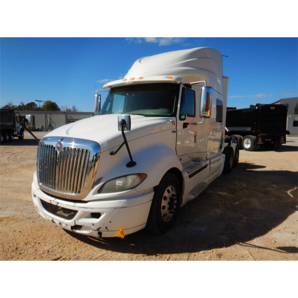 2013 INTERNATIONAL PROSTAR + 122 Sleeper Truck