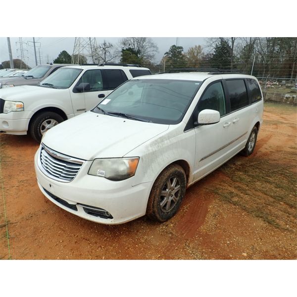 2012 CHRYSLER TOWN & COUNTRY Passenger Van