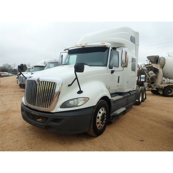 2015 INTERNATIONAL PROSTAR + 122 Sleeper Truck