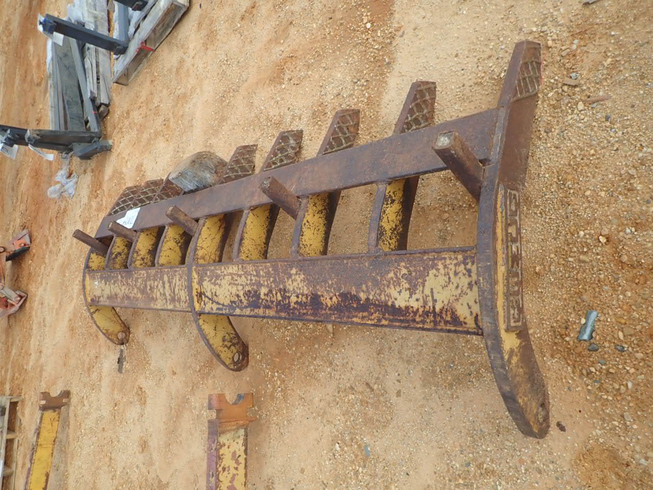 REMCO BULLDOZER ROOT RAKE, 108