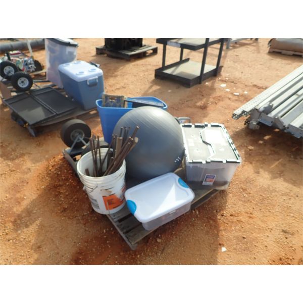 (1) PALLET- TENNIS SHOE, SOLAR ELECTRIC FENCE & MISC ITEMS