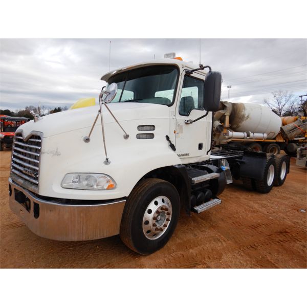2012 MACK CXU613 Day Cab Truck