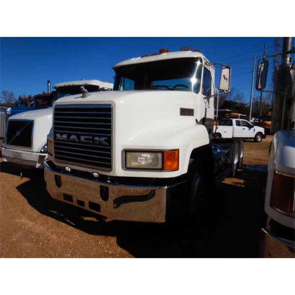 1998 MACK CH613 Day Cab Truck