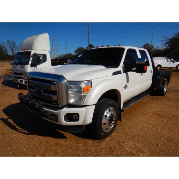 2016 FORD F450 LARIAT Flatbed Truck