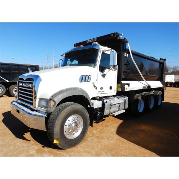 2018 MACK GU713 Dump Truck