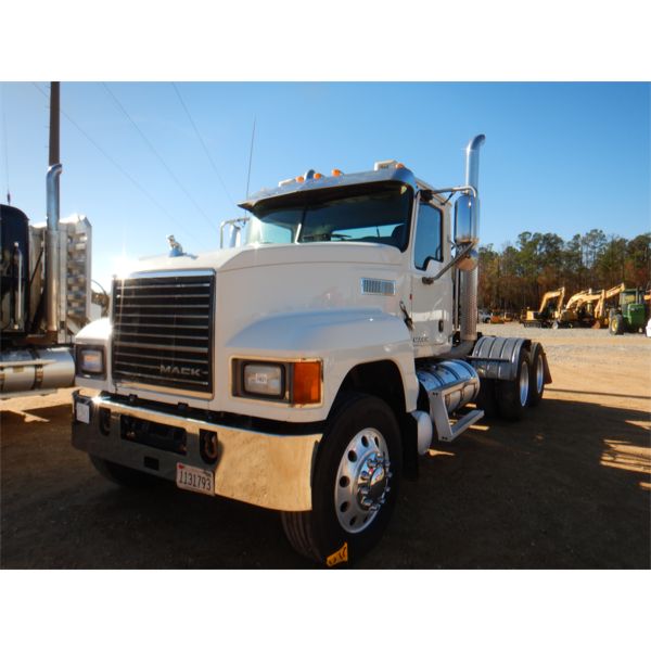 2018 MACK CHU613 Day Cab Truck
