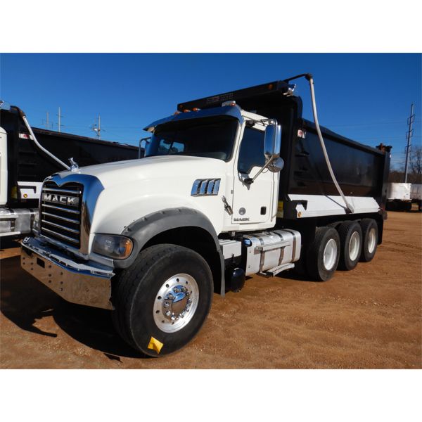 2018 MACK GU713 Dump Truck