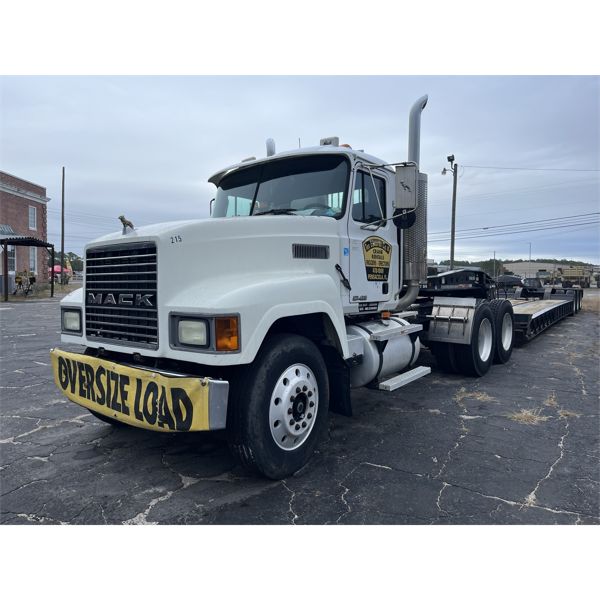 1999 MACK CH613 Day Cab Truck