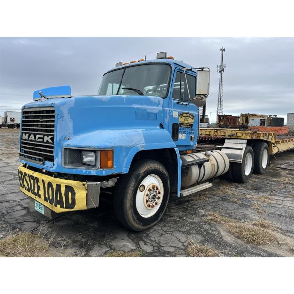 1992 MACK CH613 Day Cab Truck
