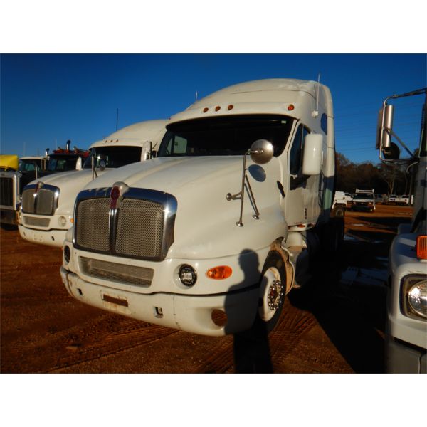 2006 KENWORTH T2000 Sleeper Truck