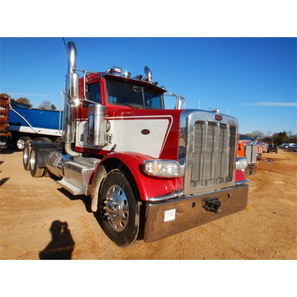 2016 PETERBILT 389 Day Cab Truck