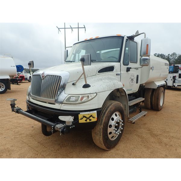 2013 INTERNATIONAL DURASTAR 4400 Water Truck