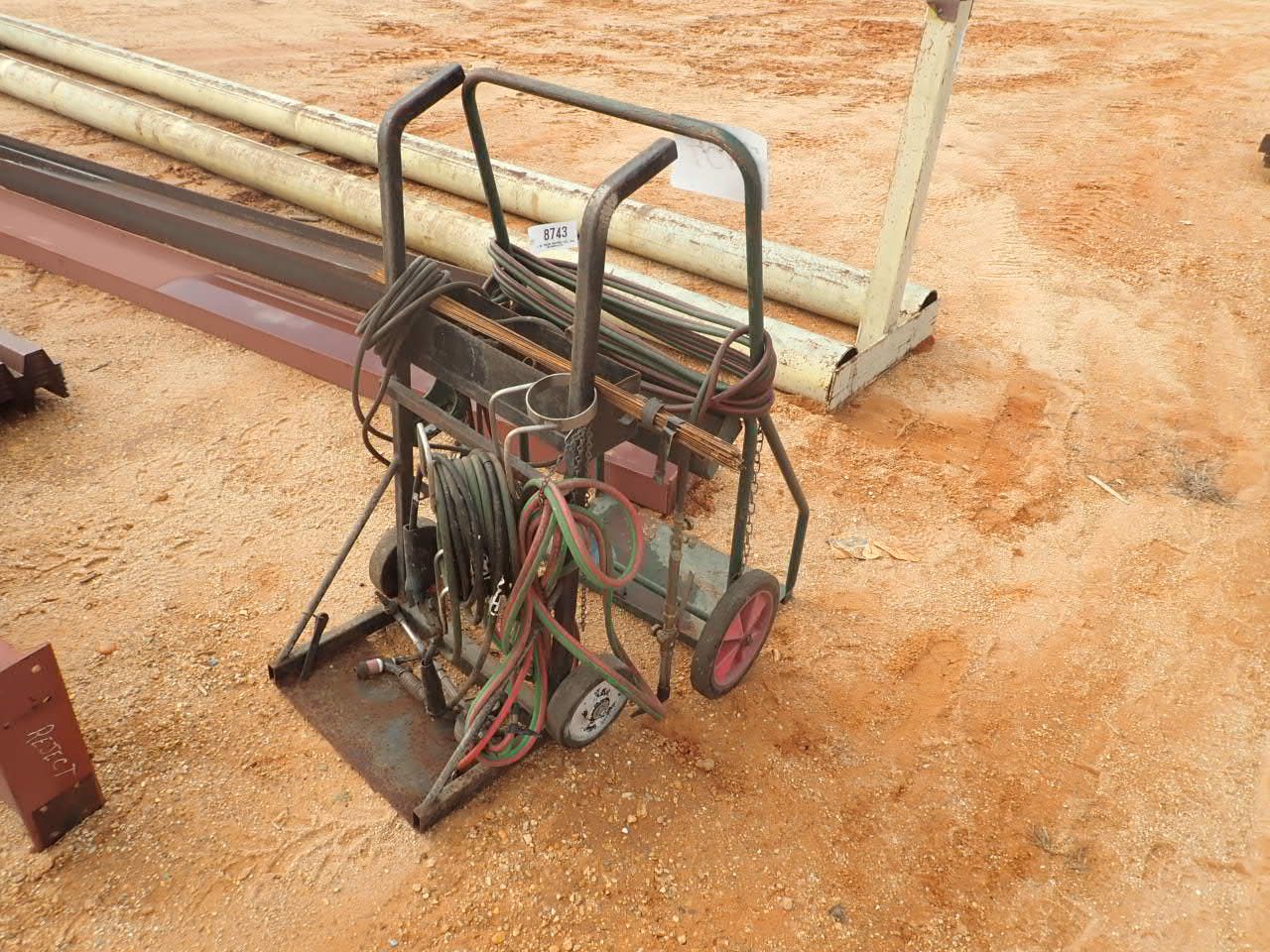 OXYGEN ACETYLENE WELDING CART W/PRESSURE GUAGES, HOSES, CUTTING TORCH