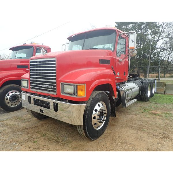 2012 MACK CHU613 Day Cab Truck