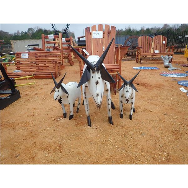 GOAT FAMILY, 1 LARGE, 2 SMALL (C6)
