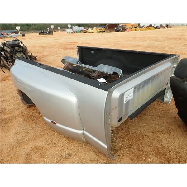 DODGE BIG HORN DUALLY PICKUP BED W/ TAIL GATE & BUMPER (A-1)