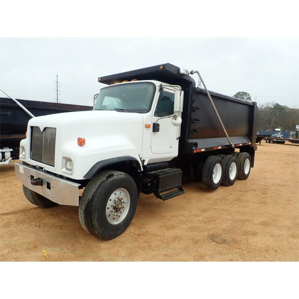 2002 INTERNATIONAL 5500i Dump Truck