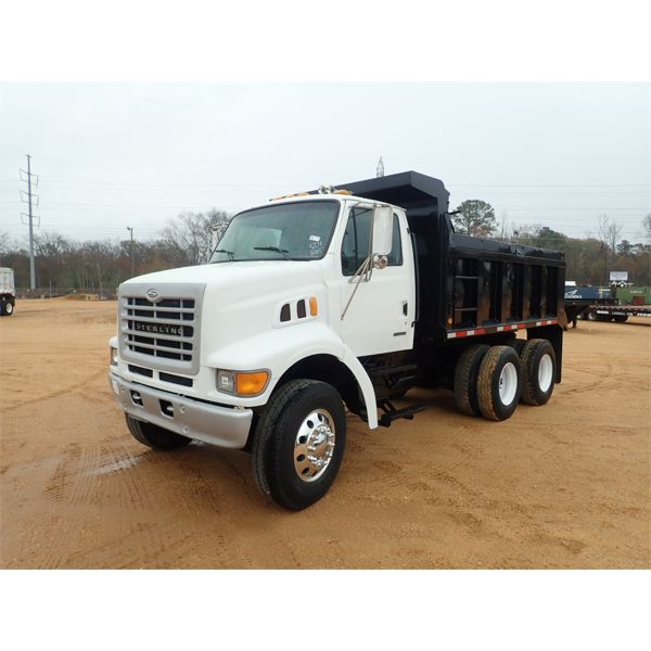 2001 STERLING LT7500 Dump Truck